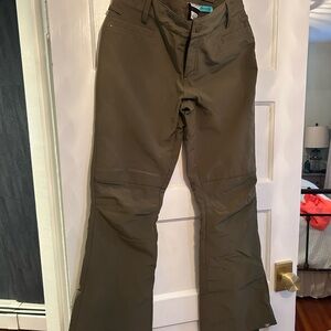 Women’s olive ski / snow pants